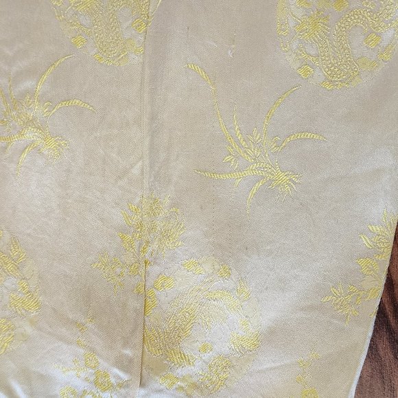 Vintage-Made Child's Japanese Sleep Set Yellow Silk - Picture 4 of 10